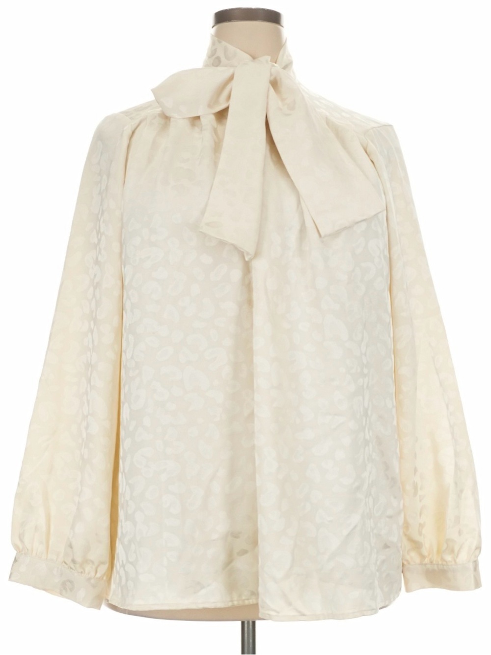 NWT Lane Bryant Cream/Ivory Tie-Neck Leopard Embossed Long Sleeve Blouse